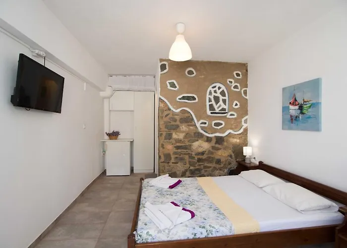 Auberge de jeunesse Melas B2 *