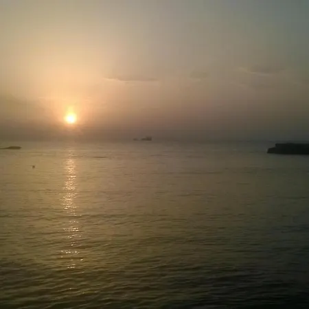 Melas B2 旅馆 Páros